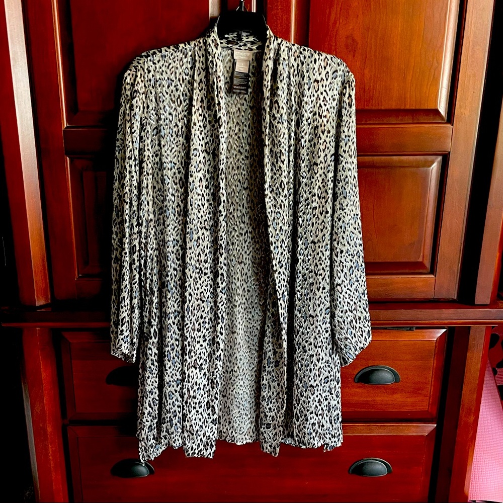 Chico’s Travelers Leopard 🐆 Print Ruana Wrap